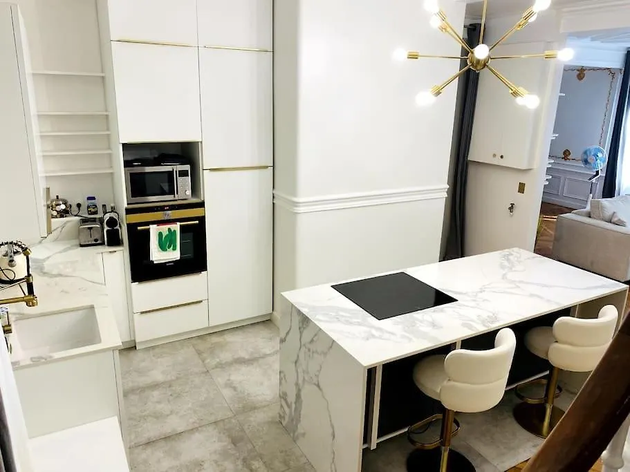 Triplex A Montmartre - Sauna Paris Apartment
